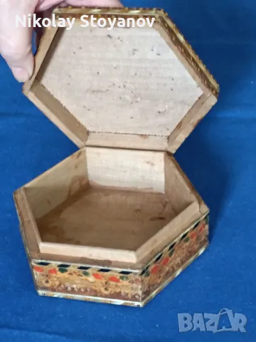 Дървена кутийка за бижута, снимка 5 - Антикварни и старинни предмети - 49346610