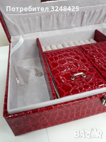 Червена кутия за бижута кожа метал, снимка 2 - Декорация за дома - 35106378