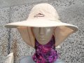 Продавам лятна бързосъхнеща лека шапка с голяма козирка и покривало за врата, снимка 1 - Шапки - 28022893