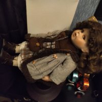 Порцеланова кукла ръчна изработка 70 год, снимка 2 - Колекции - 40512404