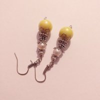 Красиви Барокови обеци с естествена бяла перла и жълти перли с орнаменти в цвят Сребро , снимка 3 - Обеци - 27636195