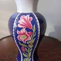 Немска порцеланова ваза с флорални мотиви и позлата , снимка 1 - Вази - 35499760