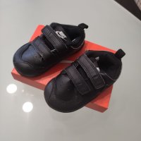 Бебшки маратонки на Nike номерация 21 и 22, снимка 1 - Детски маратонки - 43348632