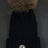 Дамска шапка Moncler черна, снимка 1 - Шапки - 27378949