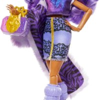 Кукла Monster High Clawdeen Wolf с гардероб с 15 изненадващи модни аксесоара, снимка 3 - Кукли - 43972533