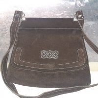 Много качествена и красива дамска чанта от естествен набук, снимка 1 - Антикварни и старинни предмети - 37714889