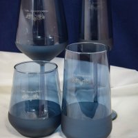 Лазерно гравирани стъклени чаши в син цвят с матова основа, снимка 1 - Други стоки за дома - 27994799
