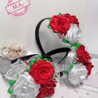 Страхотна диадема с рози бяла и червена! , снимка 1 - Шноли, диадеми, ленти - 32576337