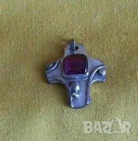 Сребърен кръст с  камък гранат - старинна красота за ценители сребро, снимка 1