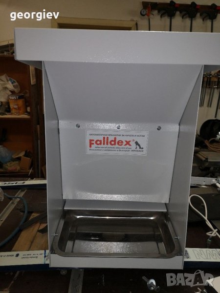 Автоматична хранилка за кучета на 12V, снимка 1