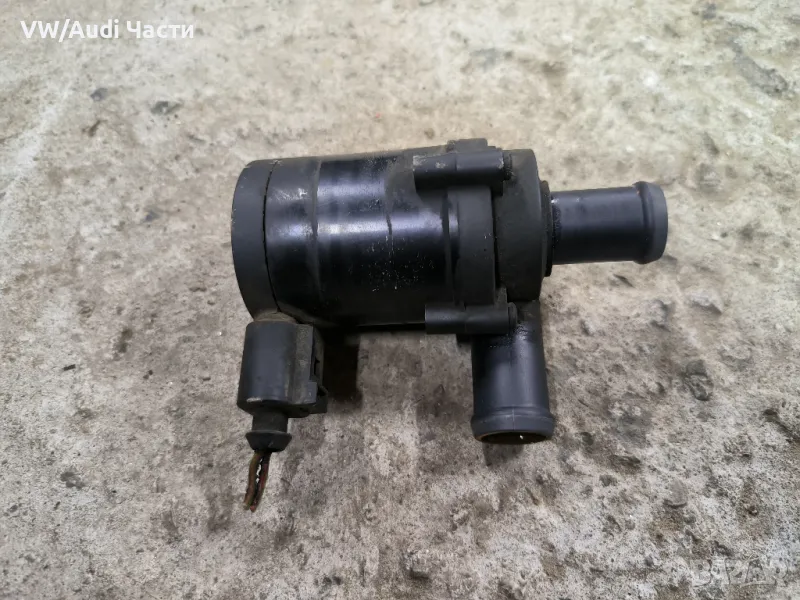 Циркулационна помпа за Фолксваген Туарег Порше Ауди VW Touareg Porsche Cayenne Audi Q7 7L0965561, снимка 1