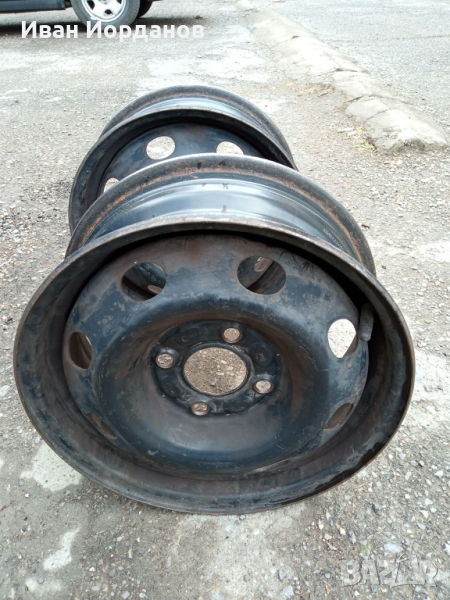 Две летни гуми и четири железни джанти, снимка 1