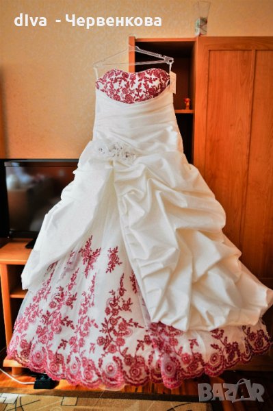 А - линия уникална сватбена рокля с бродерия бордо, снимка 1