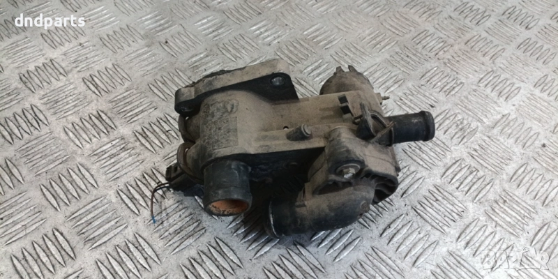 Корпус термостат VW Golf 5 1.4i 2005г.	, снимка 1