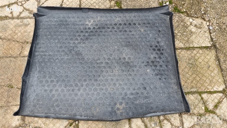 Стелка за багажника за Голф 6, снимка 1