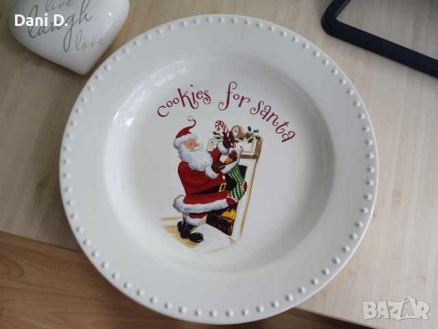голяма порцеланова чиния Дядо Коледа . Диаметър - 32 см, снимка 1