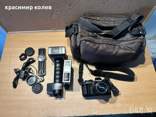 лентов фотоапарат "KONICA FT-1"+светкавици и чанта