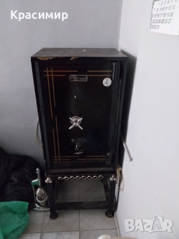 ПродаМетална каса/огнеопорна/, снимка 3 - Сейфове и каси - 52545897