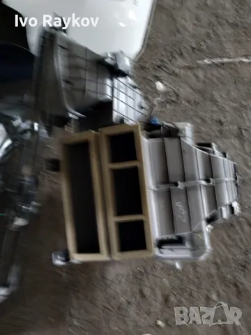 Пласмаси, стъкла и други за Kia Soul 2012г