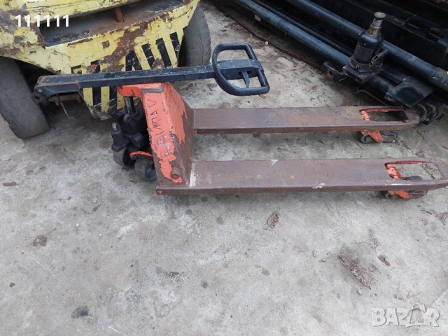 Палетна количка 