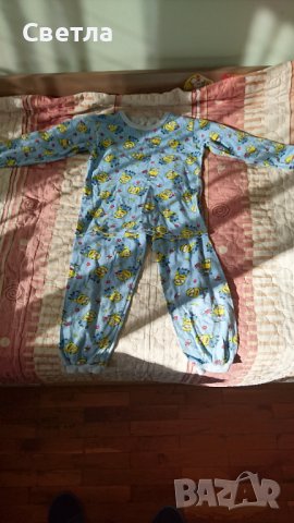 Ватирана пижама с миньони за ръст 122-134 см.