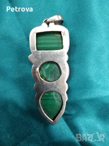 Сребърен медальон с Малахит. Ръчна изработка. Уникат, снимка 3 - Колиета, медальони, синджири - 53134527