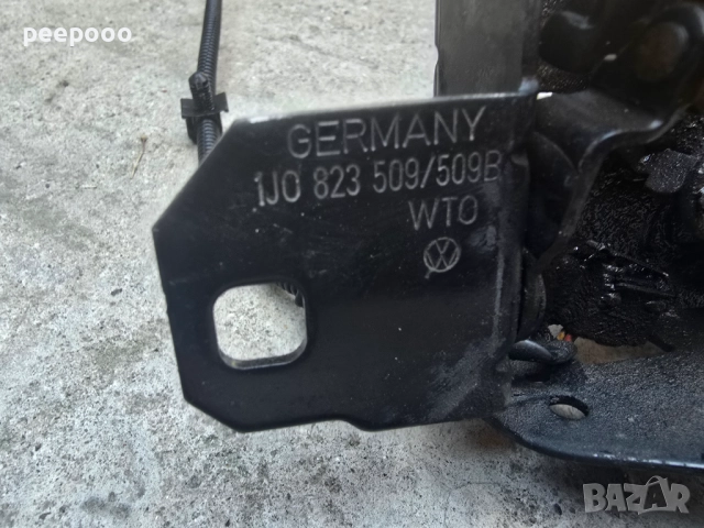 Брава преден капак 1J0823509B за Фолксваген Голф 4, снимка 2 - Части - 51475486