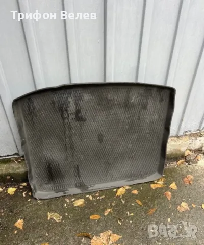 Постелка за багажник Голф 4, снимка 2 - Аксесоари и консумативи - 49108688