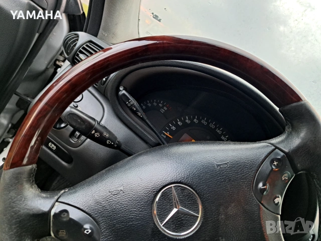 Махагонов  Волан  за Mercedes  C  klassa, снимка 2 - Аксесоари и консумативи - 53532148