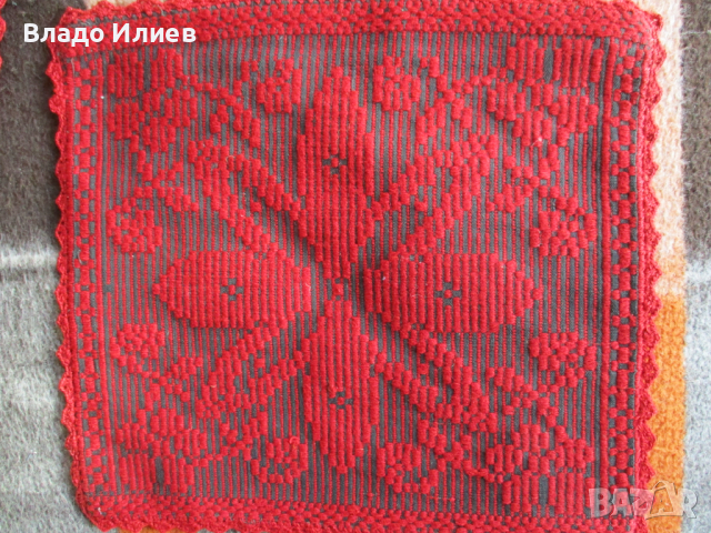 Възглавници кръгли многоцветни/ушити от майстор -шивач/  и квадратни/зелени и червени/ за стол, снимка 12 - Възглавници - 33814572