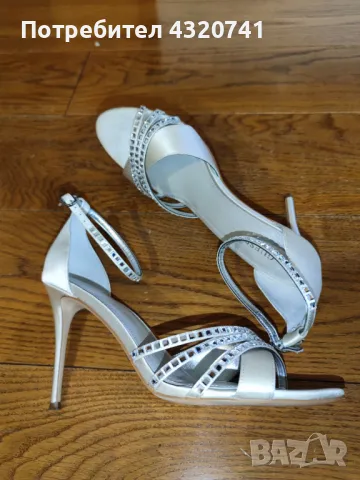  Бални обувки Guess н.41, снимка 2 - Дамски обувки на ток - 49231631
