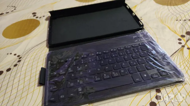 Bluetooth Клавиатура + Калъф, снимка 5 - Клавиатури и мишки - 47645433