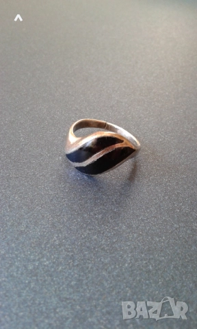 Сребърен пръстен с оникс