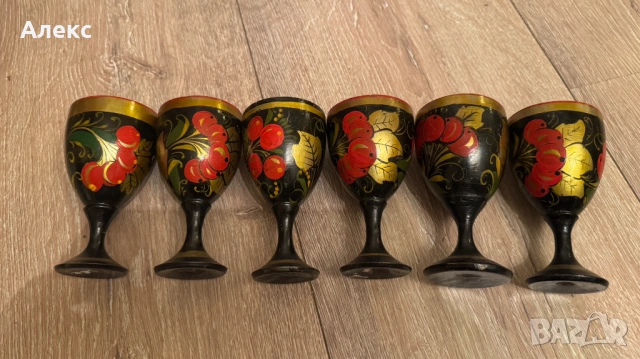 Хохлома, комплект дървени чаши на столче.