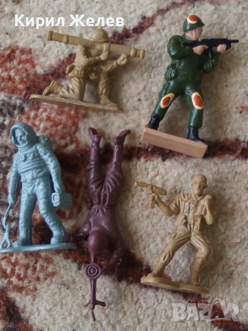 Войници пластмасови 5 броя 46970, снимка 2 - Колекции - 52107131