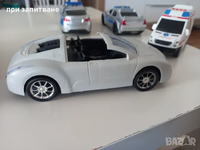 Големи пластмасови коли, имитация на Mercedes, BMW, Buggati, полиция и линейка, снимка 15 - Коли, камиони, мотори, писти - 40696146