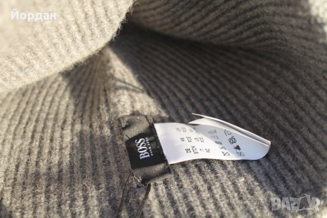 Оригинална вълнена шапка Хюго Бос, снимка 3 - Шапки - 27324543