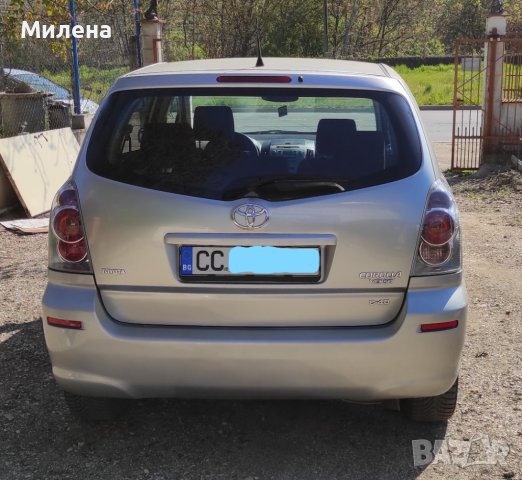 Toyota Corolla Verso 2.2 D4D, снимка 6 - Автомобили и джипове - 40570663