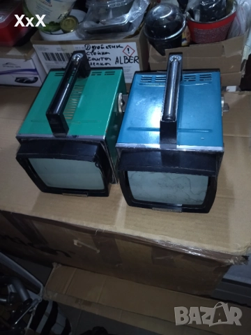 Стар телевизор за къмпинг (ретро), снимка 6 - Антикварни и старинни предмети - 52094312