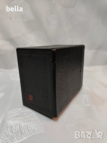 Продавам автентичен бокс фотоапарат Kodak, произведен около 1930-1940 г. , снимка 6 - Антикварни и старинни предмети - 53523272