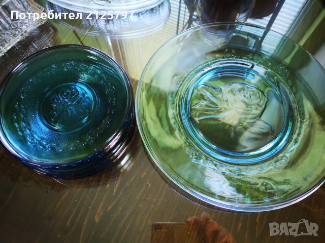 НРБ Домашна посуда - чинии, сервизи, купички. Цветно стъкло, снимка 2 - Сервизи - 43367344