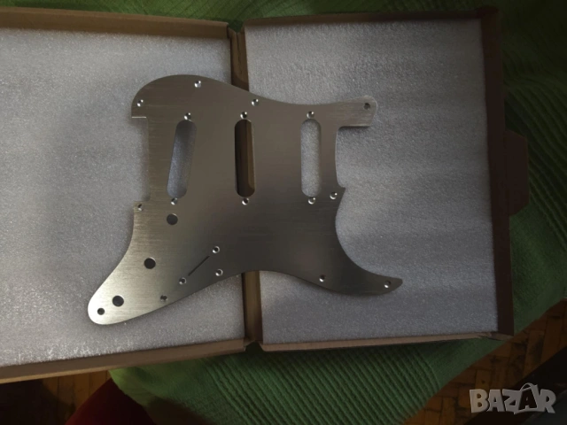 Пикгард за Strat от алуминиева сплав