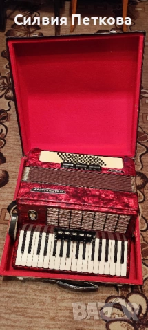 Немски акордеон "WELTMEISTER " - 60 баса, снимка 2 - Акордеони - 53010857