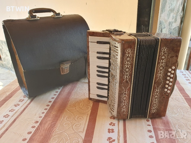 Ретро - Акордеон Малыш Ц2ЗР50 – СССР !, снимка 2 - Акордеони - 51784478