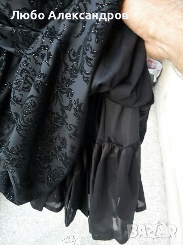 Versace. Уникално красива ластична рокля нова размер 42., снимка 7 - Рокли - 37160280