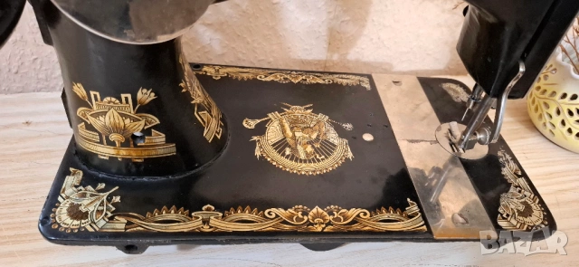 Настолна Лампа от Стара Шевна Машина – Винтидж Дух с История, снимка 3 - Други ценни предмети - 53405711