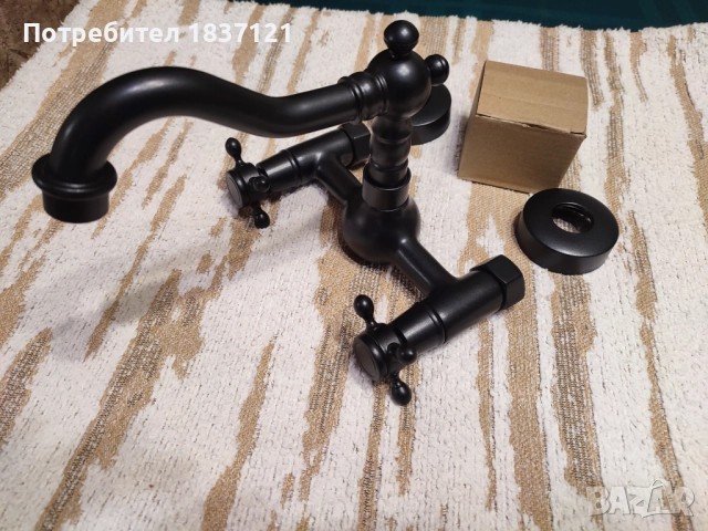 Ретро черен смесител