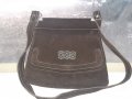 Много качествена и красива дамска чанта от естествен набук, снимка 1 - Антикварни и старинни предмети - 37714889