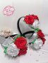Страхотна диадема с рози бяла и червена! , снимка 1 - Шноли, диадеми, ленти - 32576337