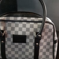 Дамска чанта ,,Louis Vuitton” реплика, снимка 8 - Чанти - 43019649